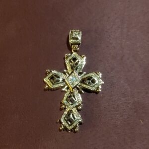 NWOT 39 Grams Sterling silver large CZ cross